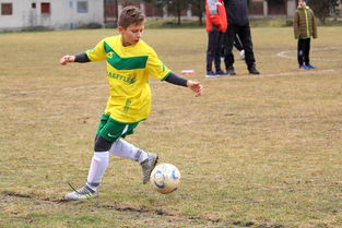 亚冠决赛激情夜！伊布里突外投，武汉三镇险胜波尔图